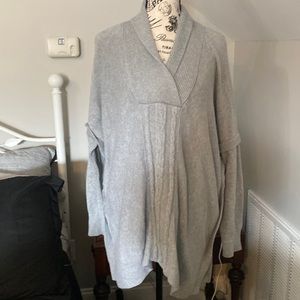 Cable knit Cabi oversized sweater, light gray, perfect over leggings.